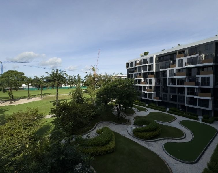 Skypark Celeste Laguna Phuket — Laguna