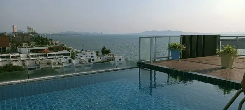 Studio apartment in Pattaya — photo 11