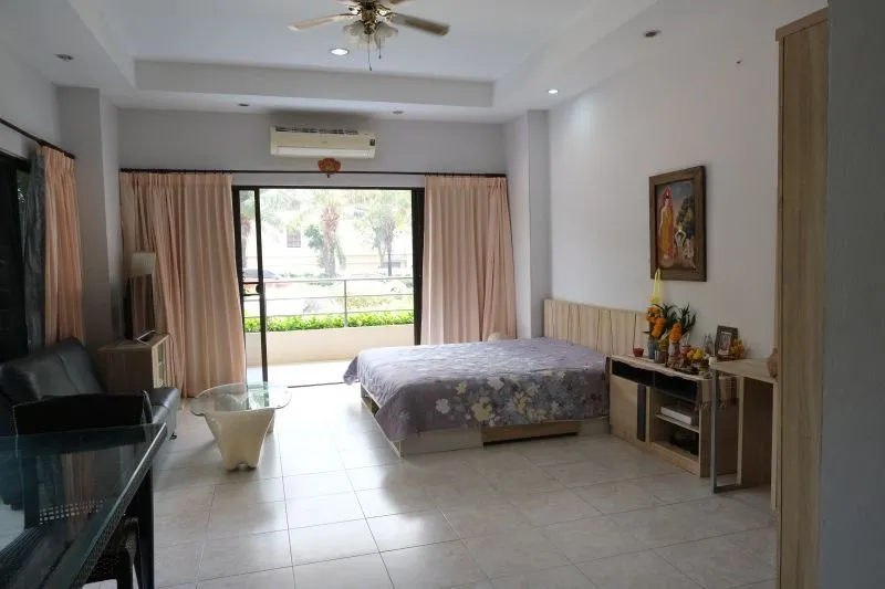 Studio apartment, 70.63 m² in Pattaya — photo 9