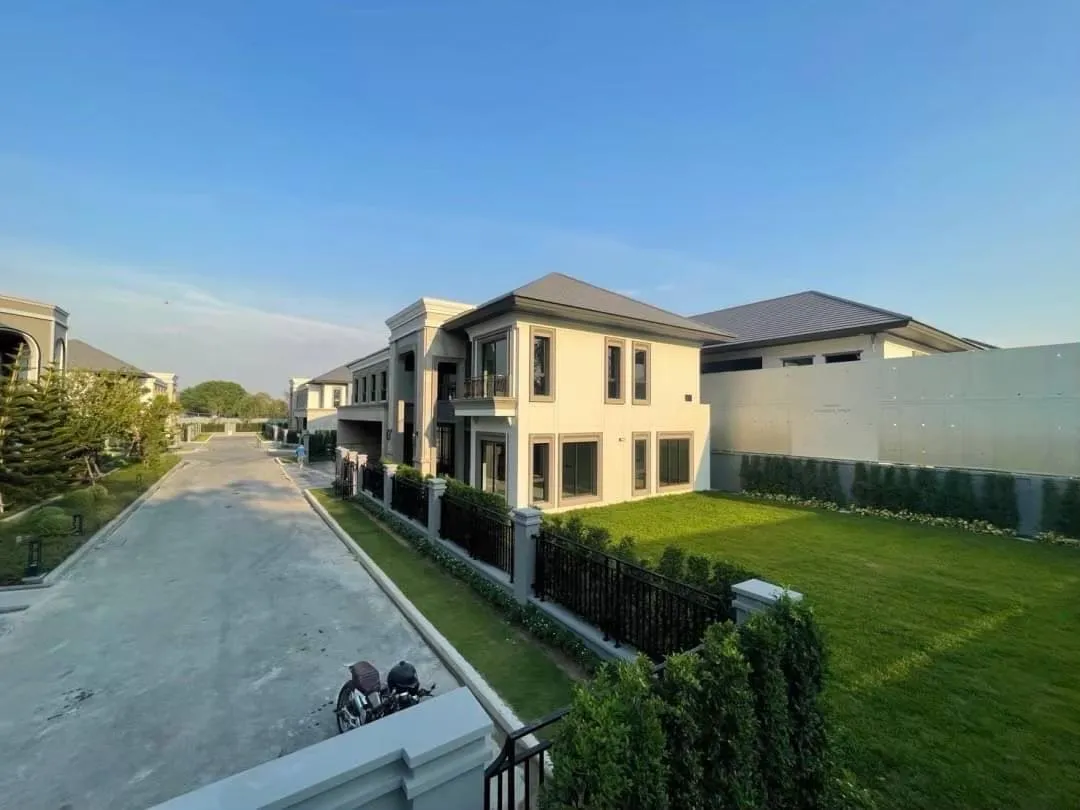 House or villa, 591 m² in Bangkok — photo 17