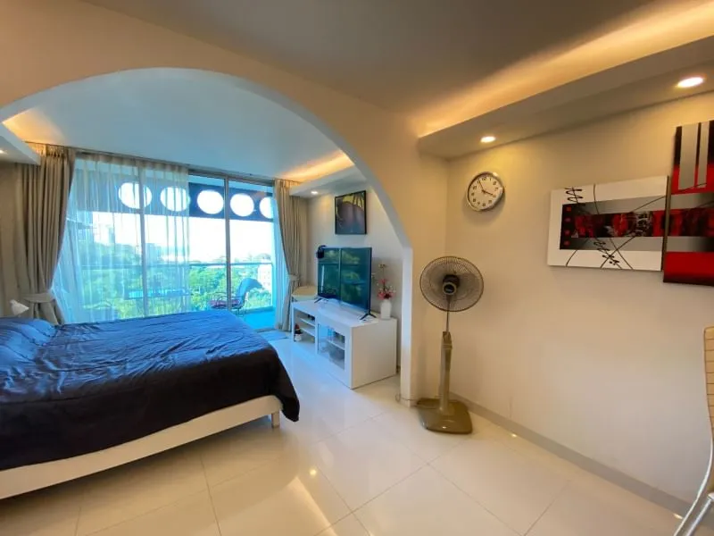 Studio apartment in Pattaya — photo 11