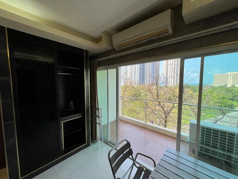 Studio apartment, 42 m² in Pattaya — photo 3