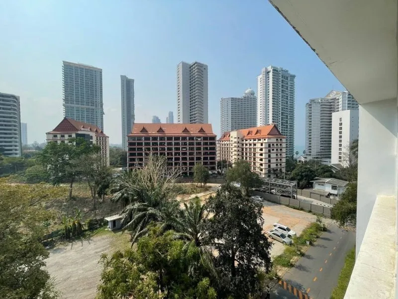 Studio apartment in Pattaya — photo 2