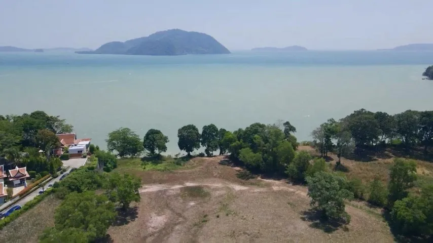Land in Phuket — photo 9