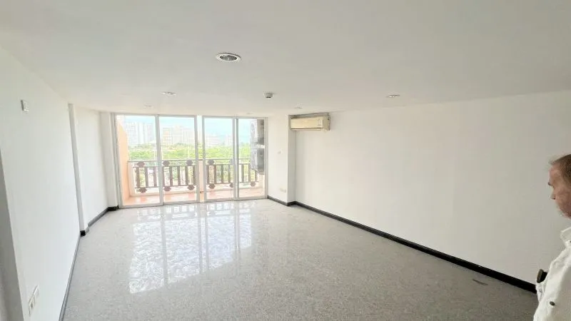 Apartment, 180 m² in Pattaya — photo 1
