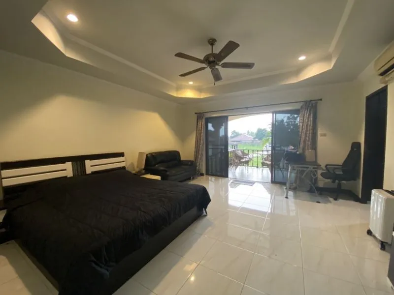 House or villa, 350 m² in Pattaya — photo 10