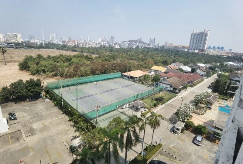 Studio apartment, 36 m² in Pattaya — photo 4