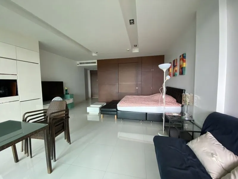 Studio apartment, 74.8 m² in Pattaya — photo 3