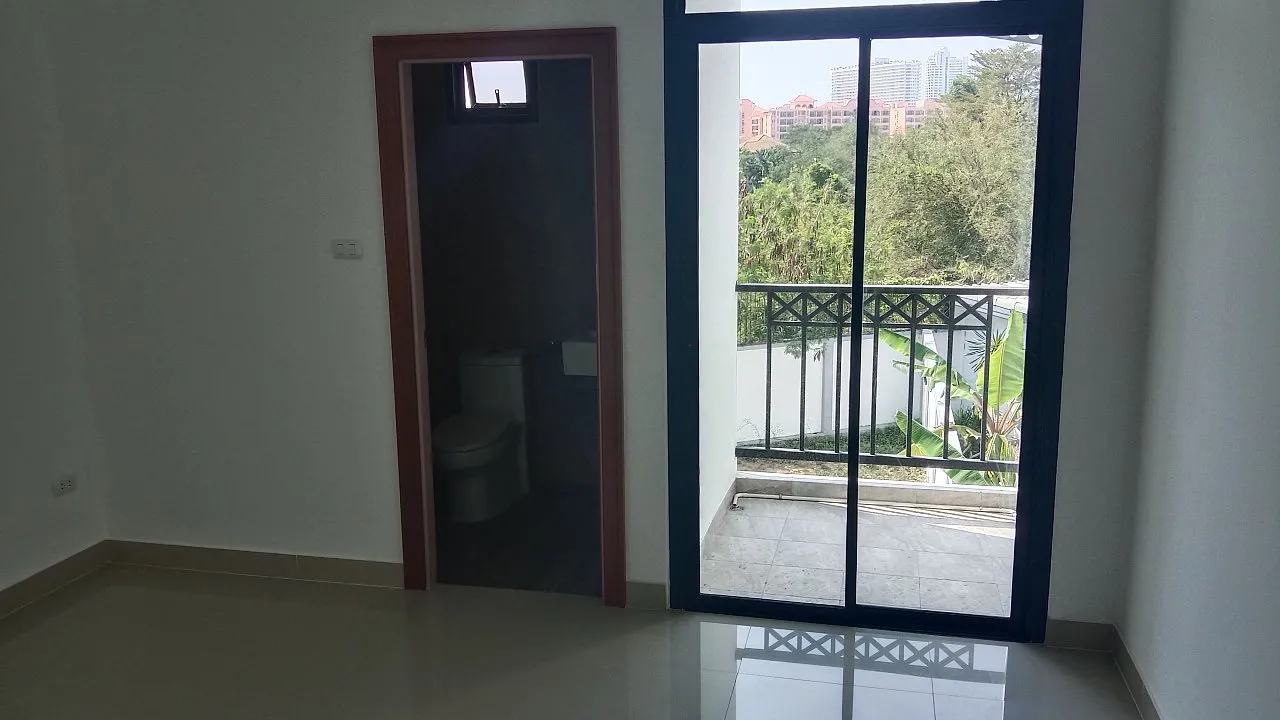 Commercial property, 1400 m² in Pattaya — photo 18