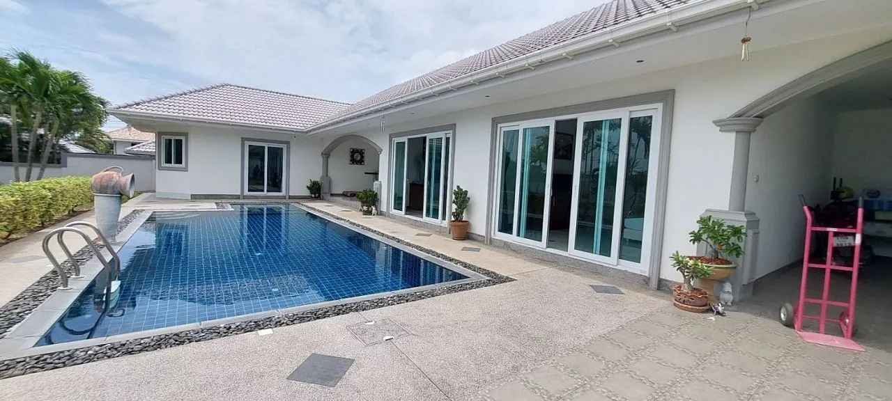 House or villa, 285 m² in Pattaya — photo 2