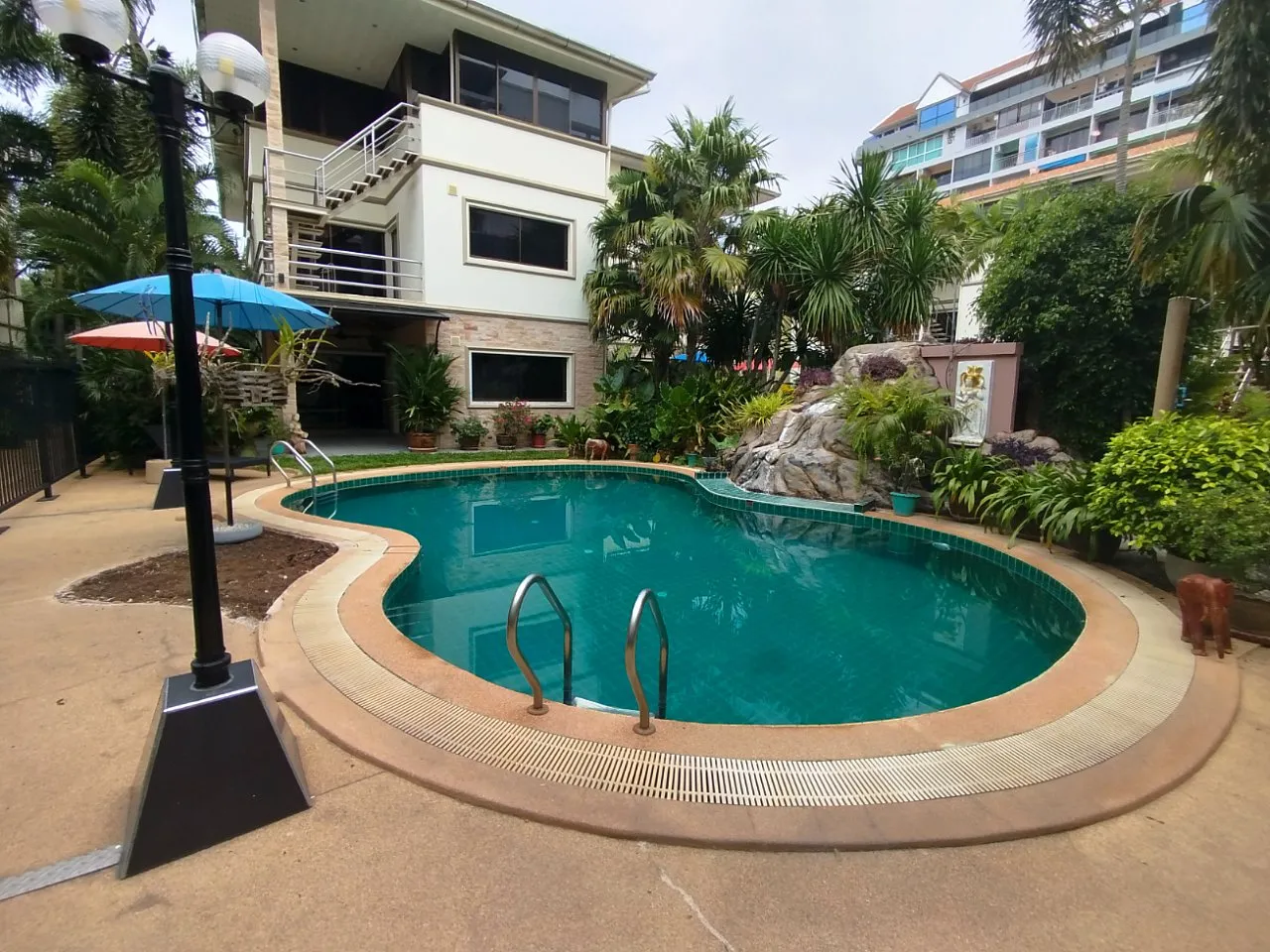 House or villa, 705 m² in Bangkok — photo 18